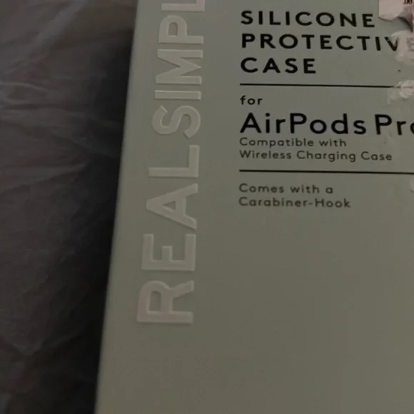 Silicon AirPods Pro Case - Picture 4 of 4